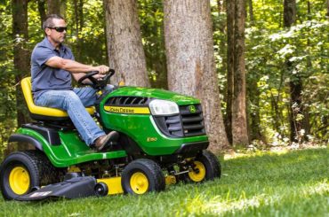 Who Makes John Deere Riding Lawn Mowers