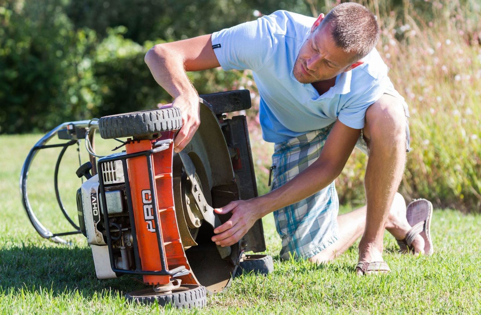 How To Clean Lawn Mower? (StepByStep Guide)
