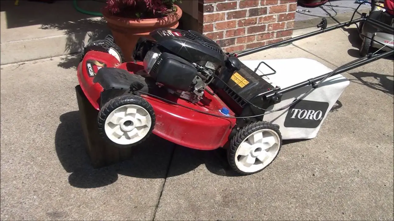 How To Change A Drive Belt On A Toro Recycler Lawn Mower