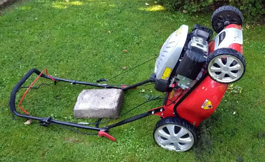 Remove Excess Oil From Lawn Mower