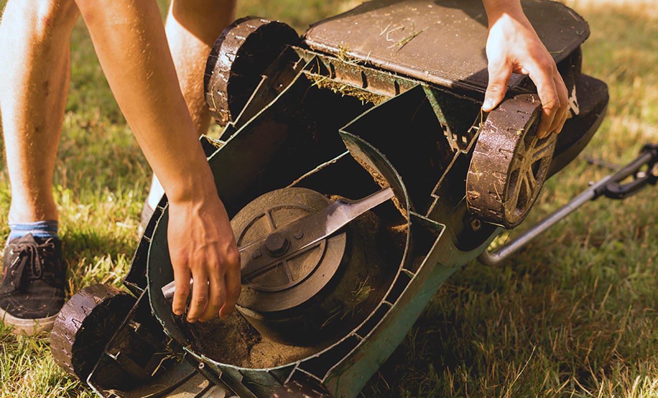 How To Remove Stuck Bolt On Lawn Mower Blade