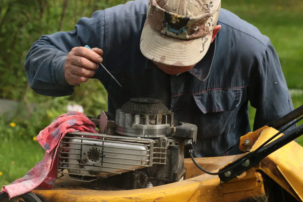 How To Expertly Diagnose And Fix A Faulty Lawn Mower Fuel Pump